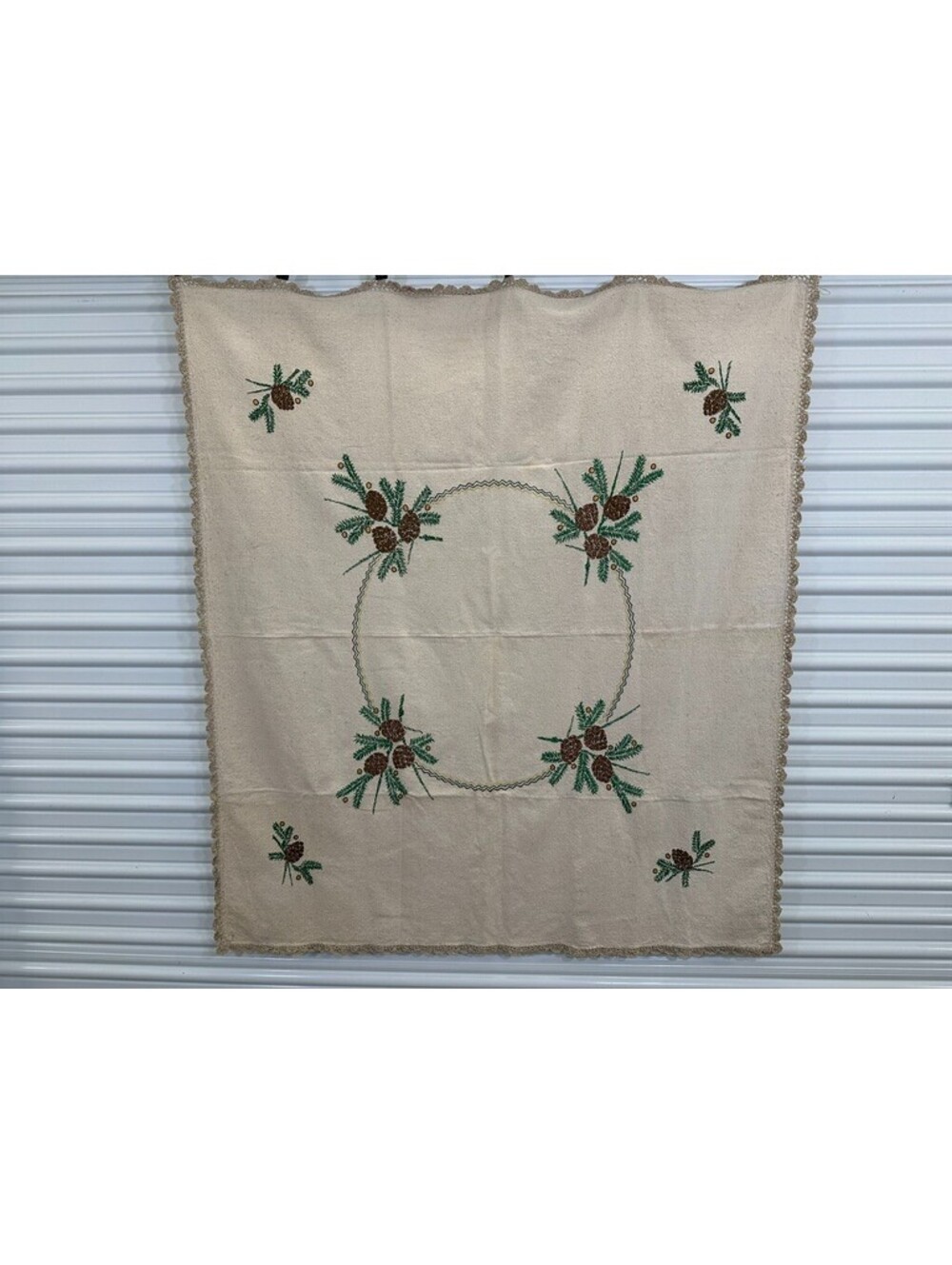 Vintage Pine Cone Fur Tree Embroidery Lace Edge Card Table Tablecloth Topper